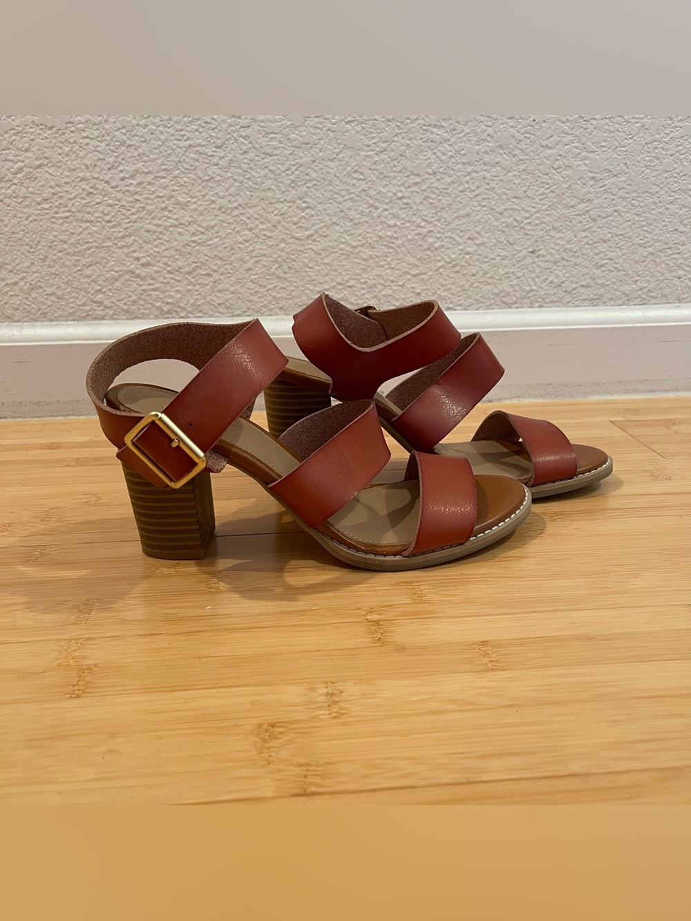 Brown Block Heel Sandals Women’s Size 7 Ankle Strap Open Toe Faux Leather